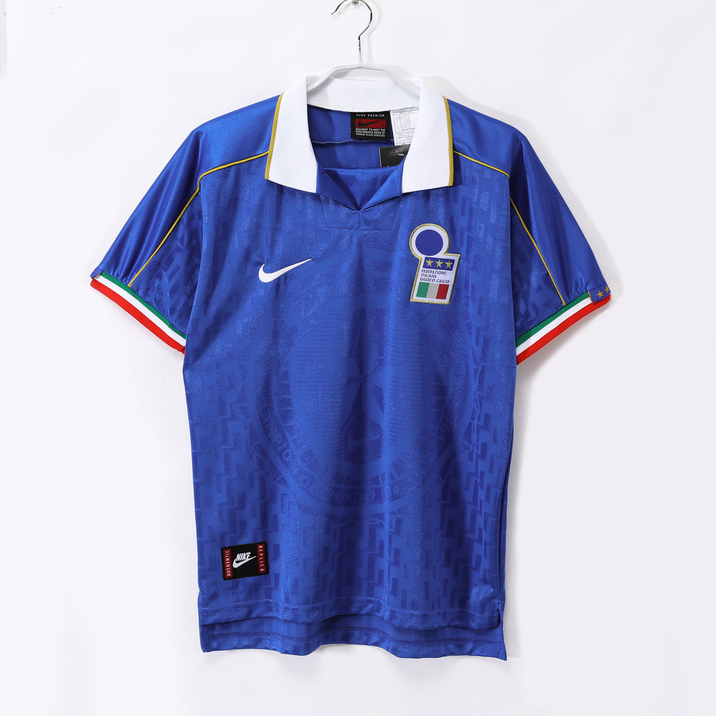 Italia 1ra Equipación 1995