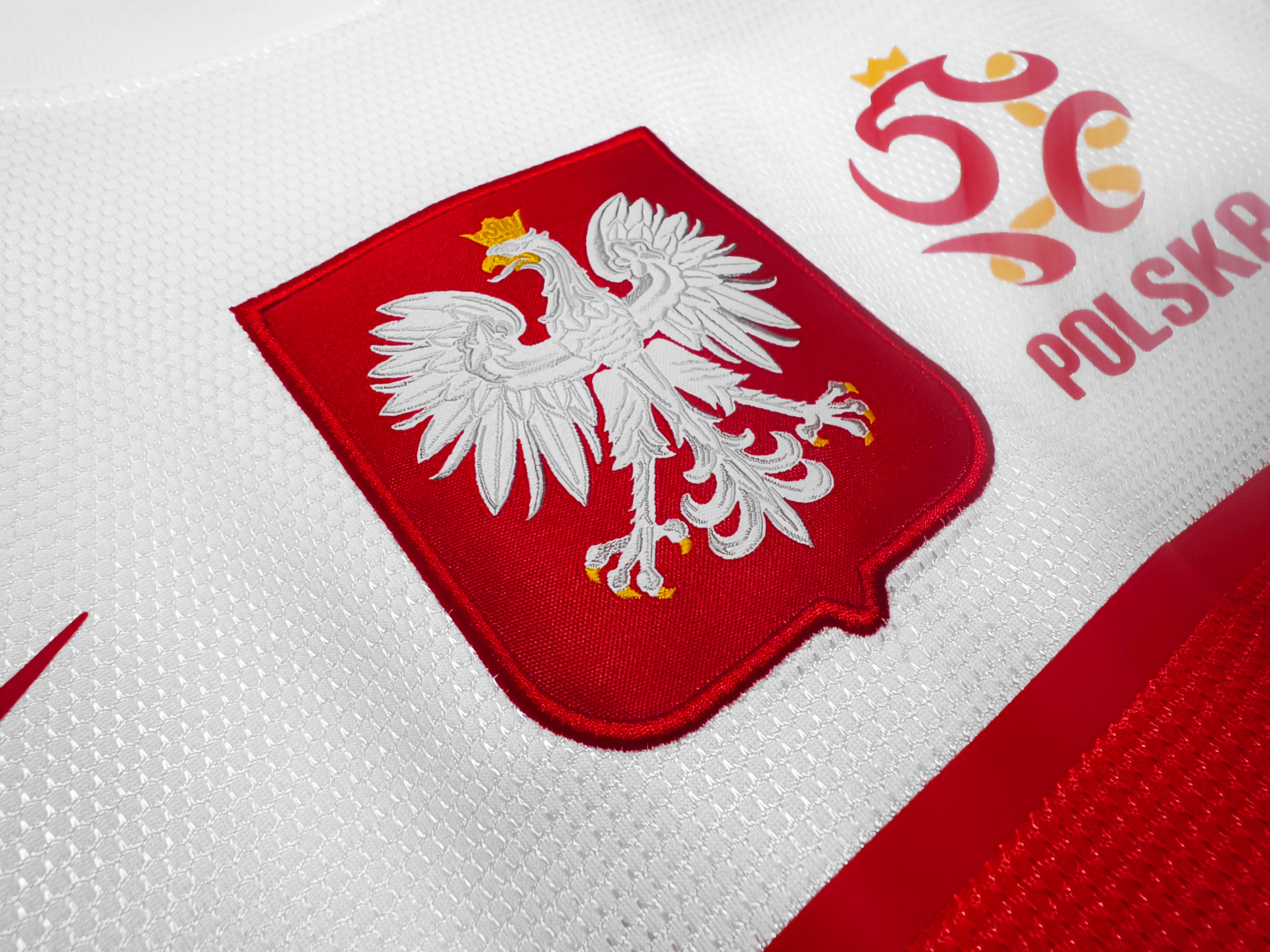 Polonia 1ra Equipación 2012