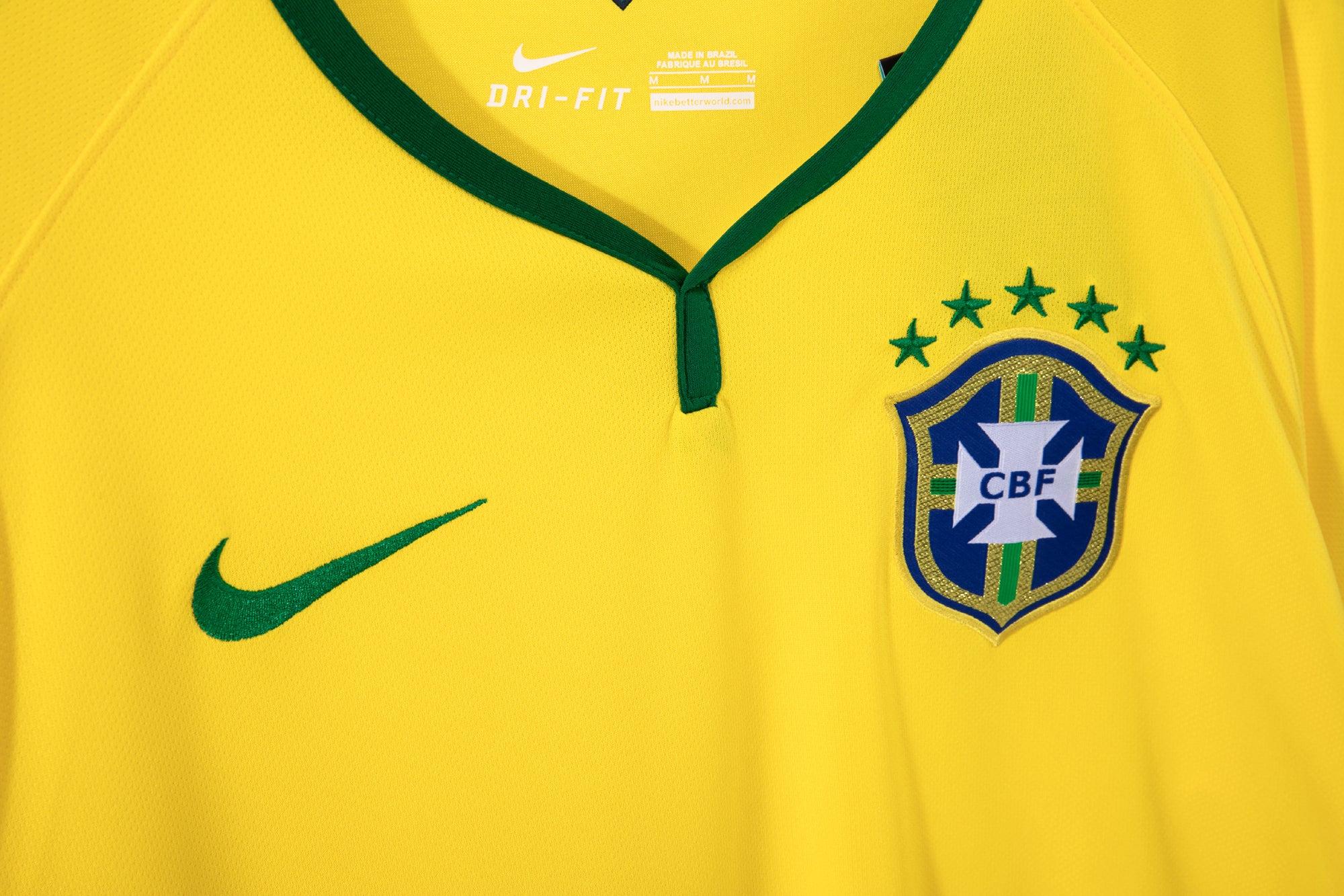 Brasil 1ra Equipación 2014
