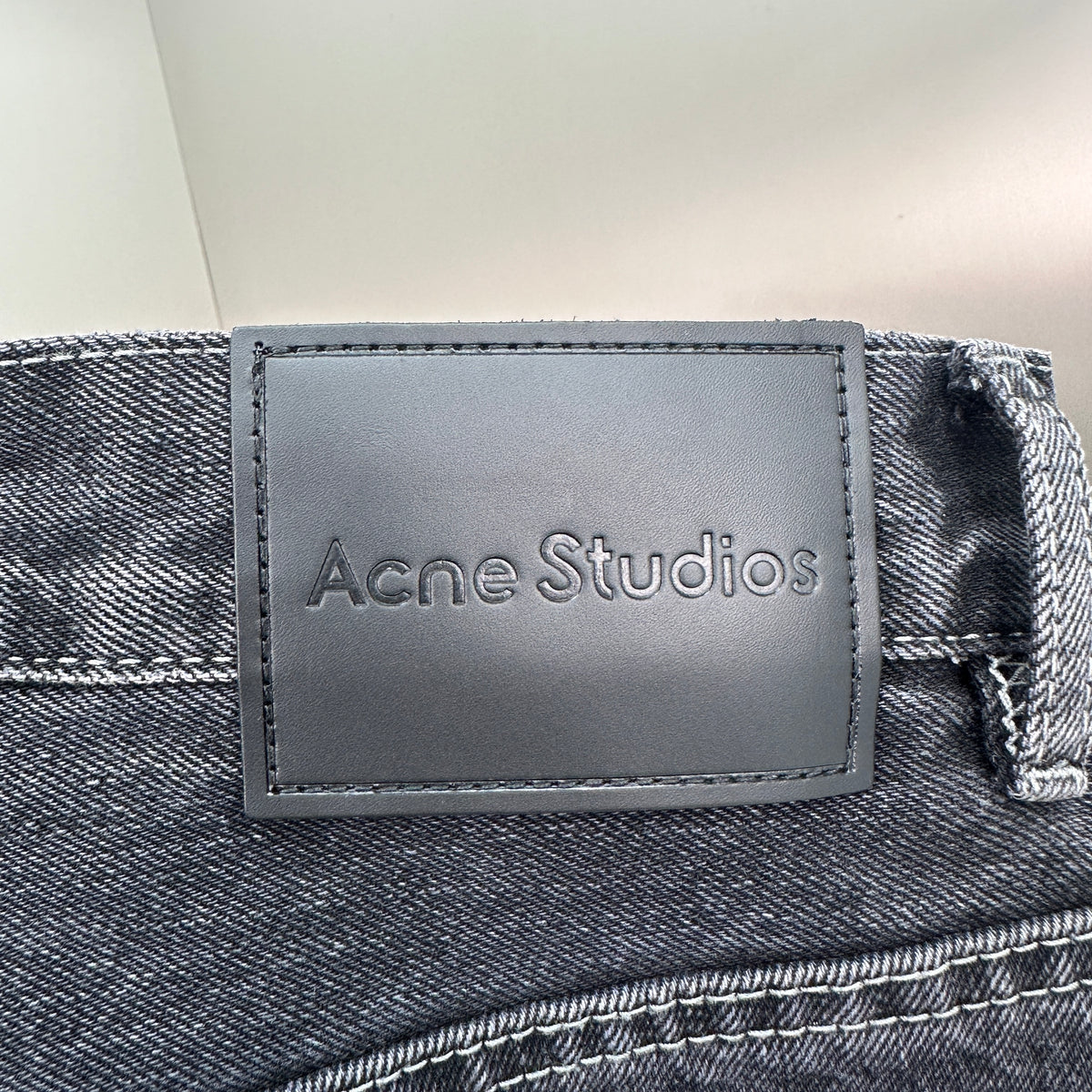 Acne Studios High-Waisted Loose Fit Jeans – Charcoal Black Wash