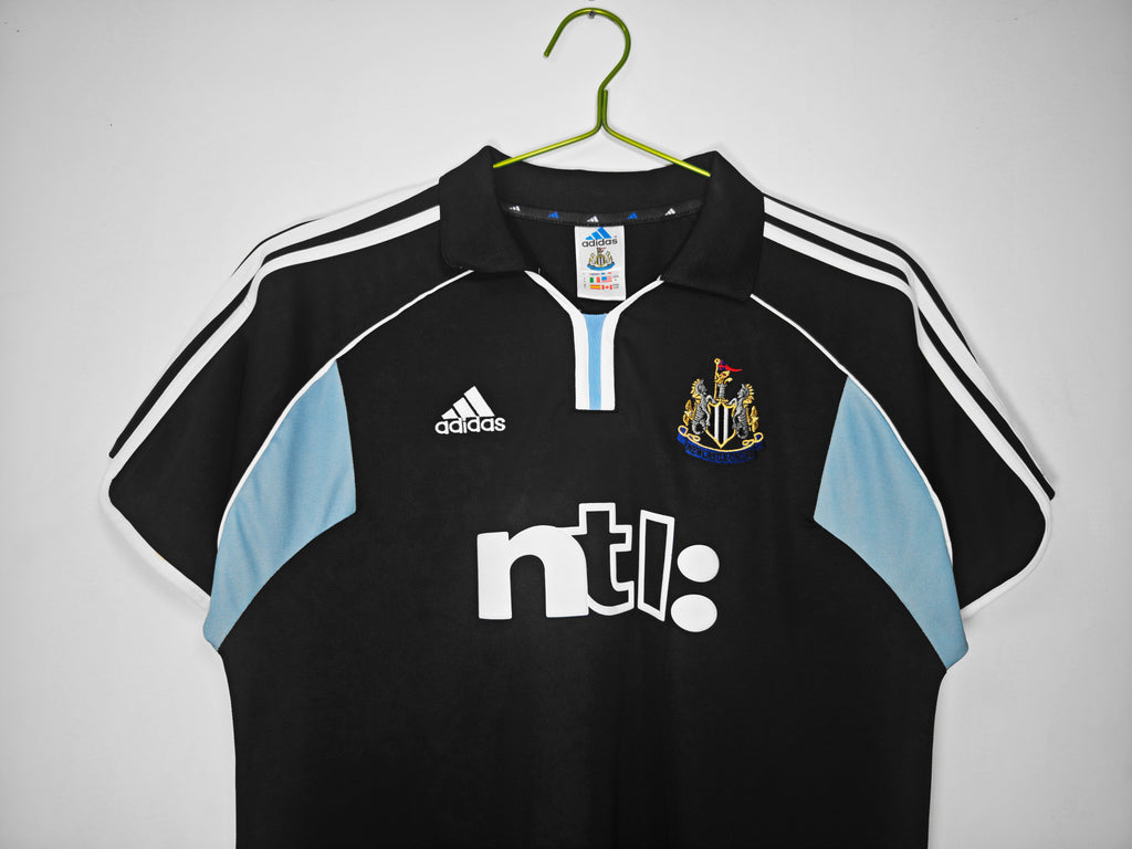 Newcastle 2da Equipación 2000/01