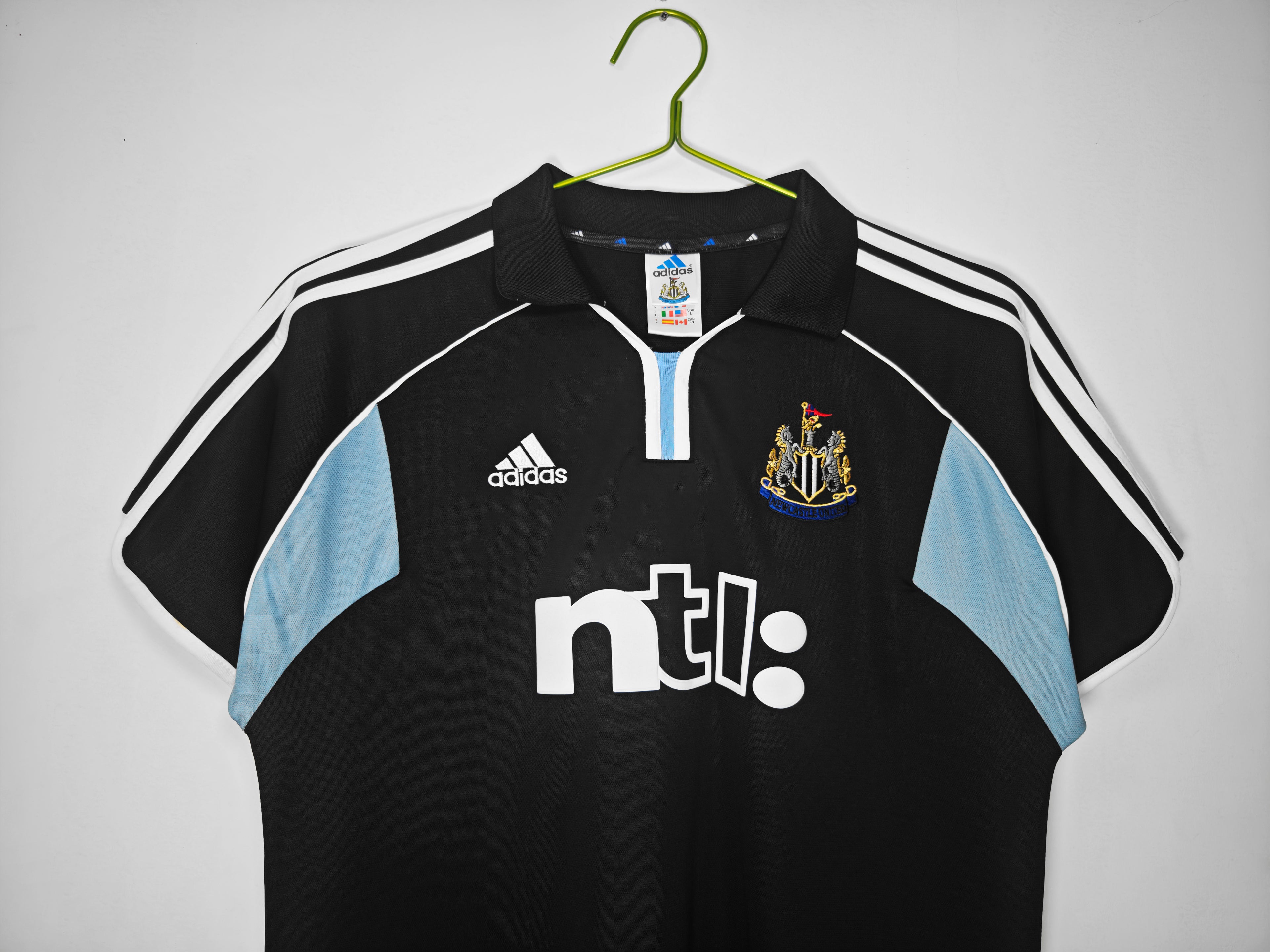Newcastle 2da Equipación 2000/01