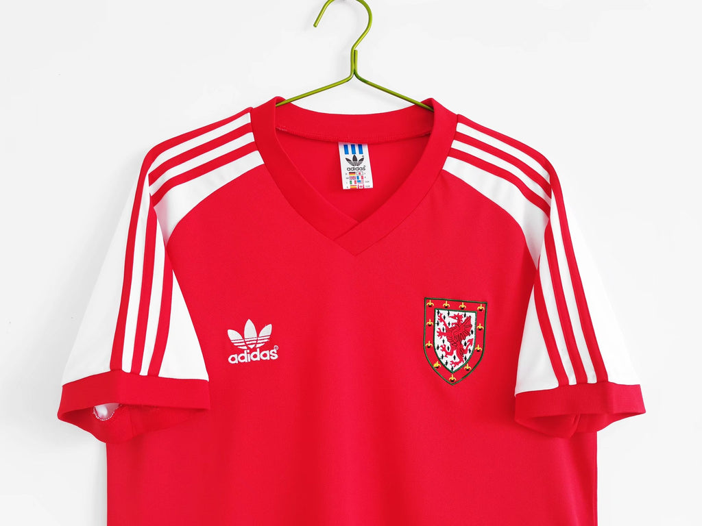 Gales 1ra Equipación 1982