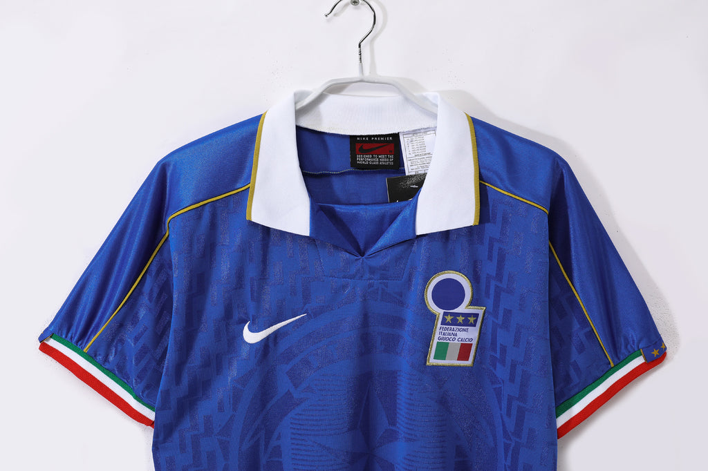 Italia 1ra Equipación 1995