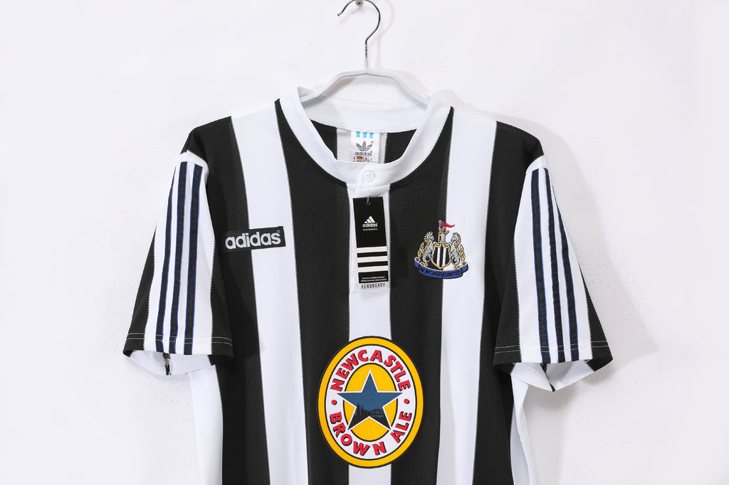 Newcastle 1ra Equipación 1995/96