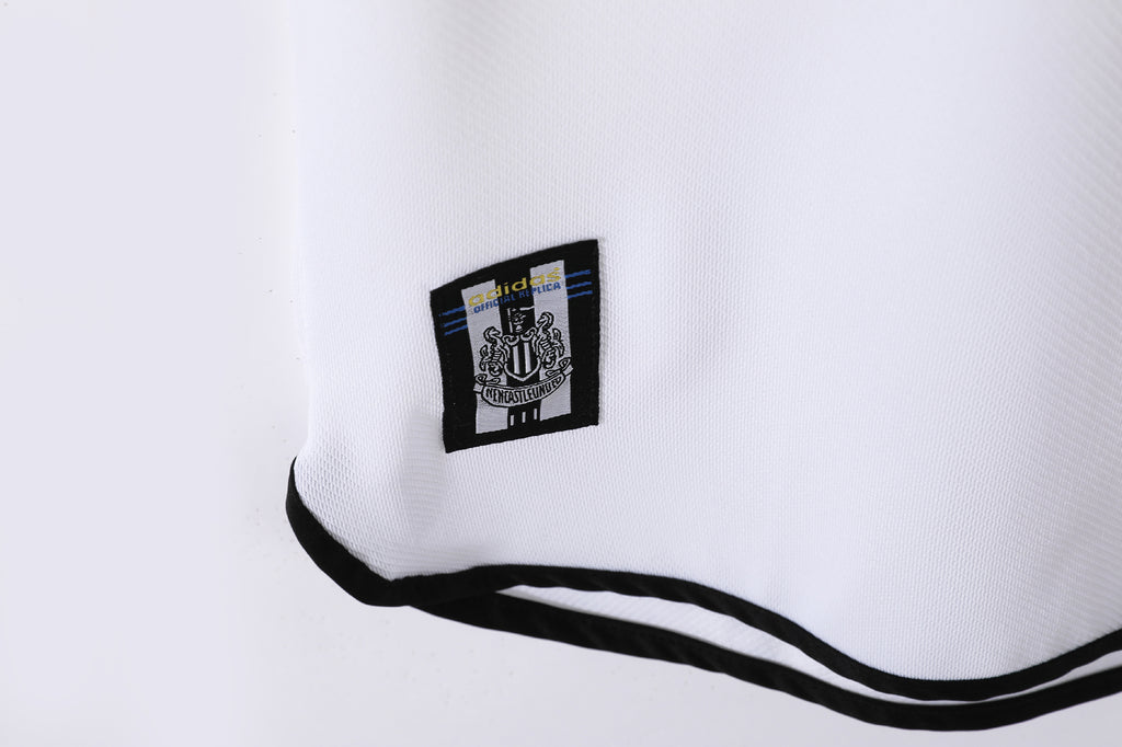 Newcastle 2da Equipación 1999/00